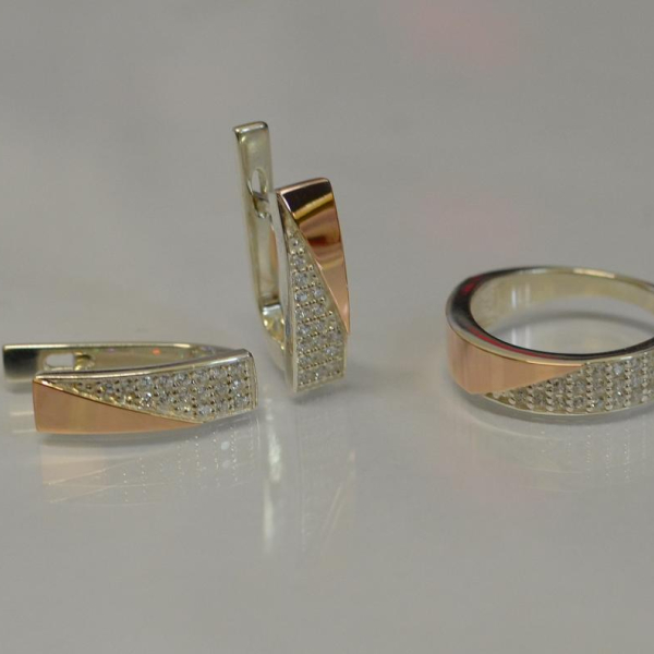 Срібний гарнітур з золотими вставками