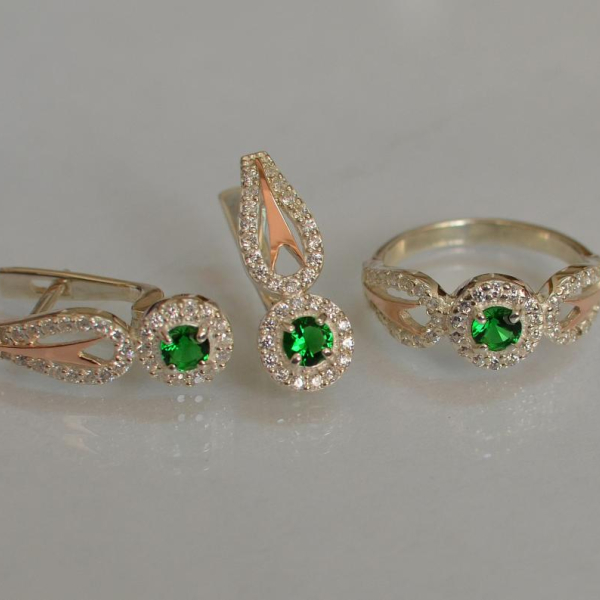 Серебряный набор с золотыми пластинами