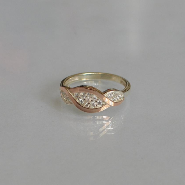 Срібне кільце з золотими пластинами