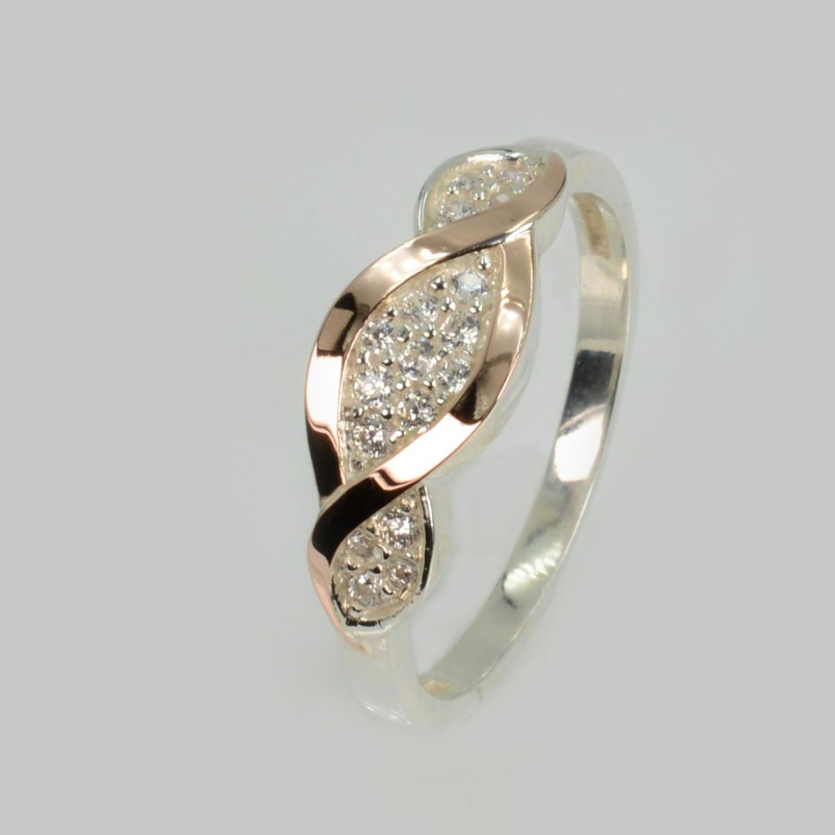 Срібне кільце з золотими пластинами