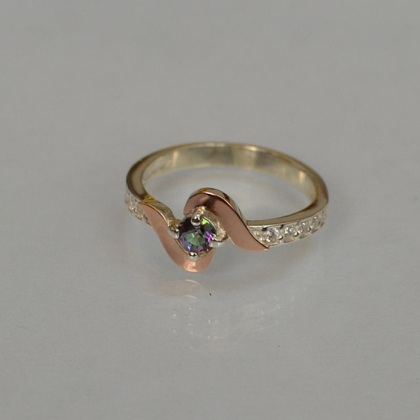 Срібне кільце з золотими вставками