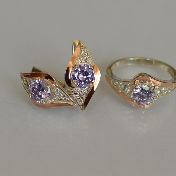 Срібний набір з золотими пластинами