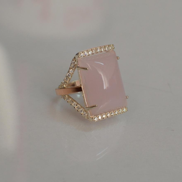 Срібна каблучка з кабашоном