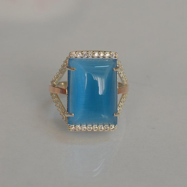 Срібна каблучка з кабашоном