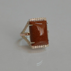 Срібна каблучка з кабашоном