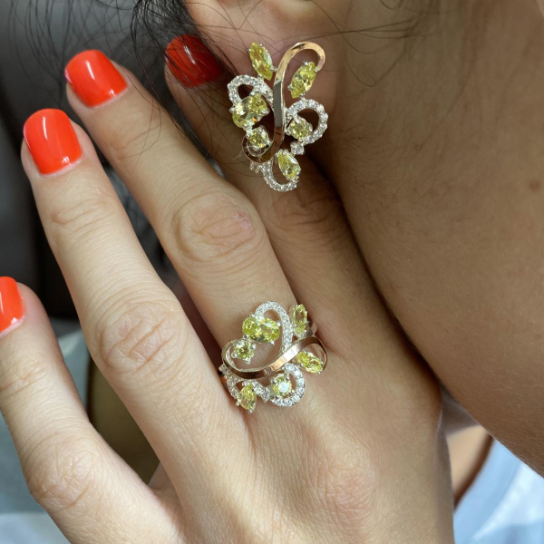 Срібний набір з золотими пластинами