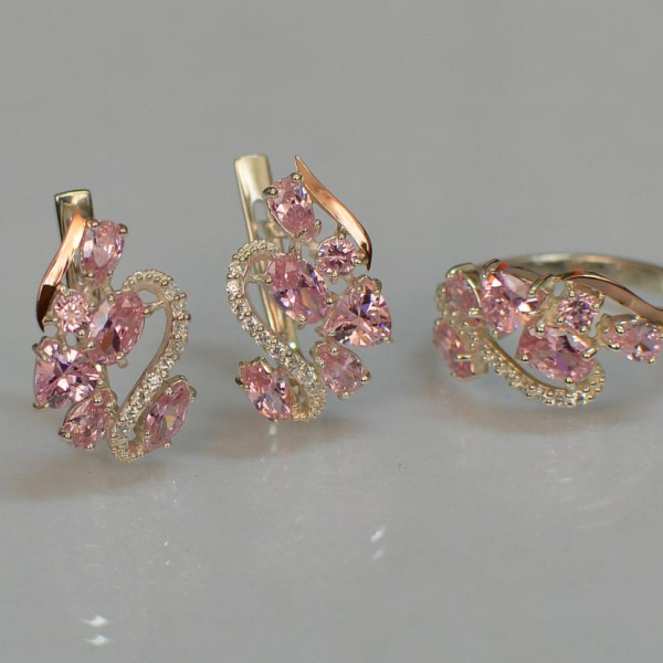 Срібний набір з золотими пластинами