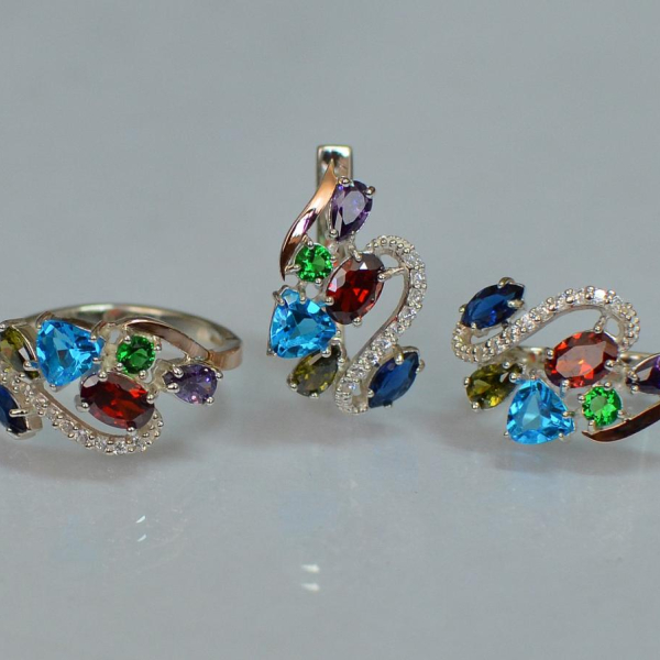 Срібний набір з золотими пластинами