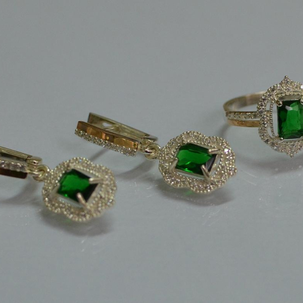 Серебряный набор с золотыми пластинами