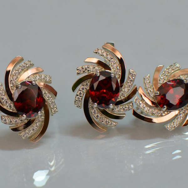 Срібний набір з золотими пластинами