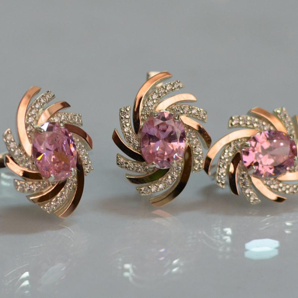 Срібний набір з золотими пластинами