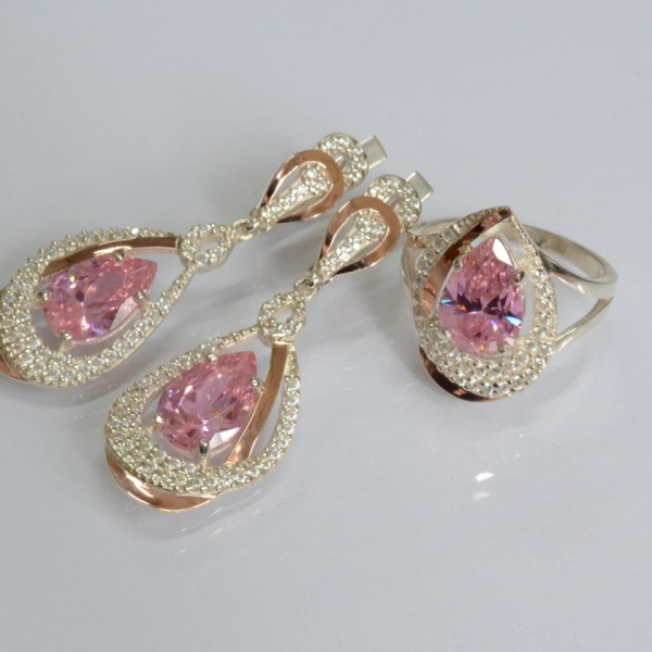 Срібний набір з золотими пластинами