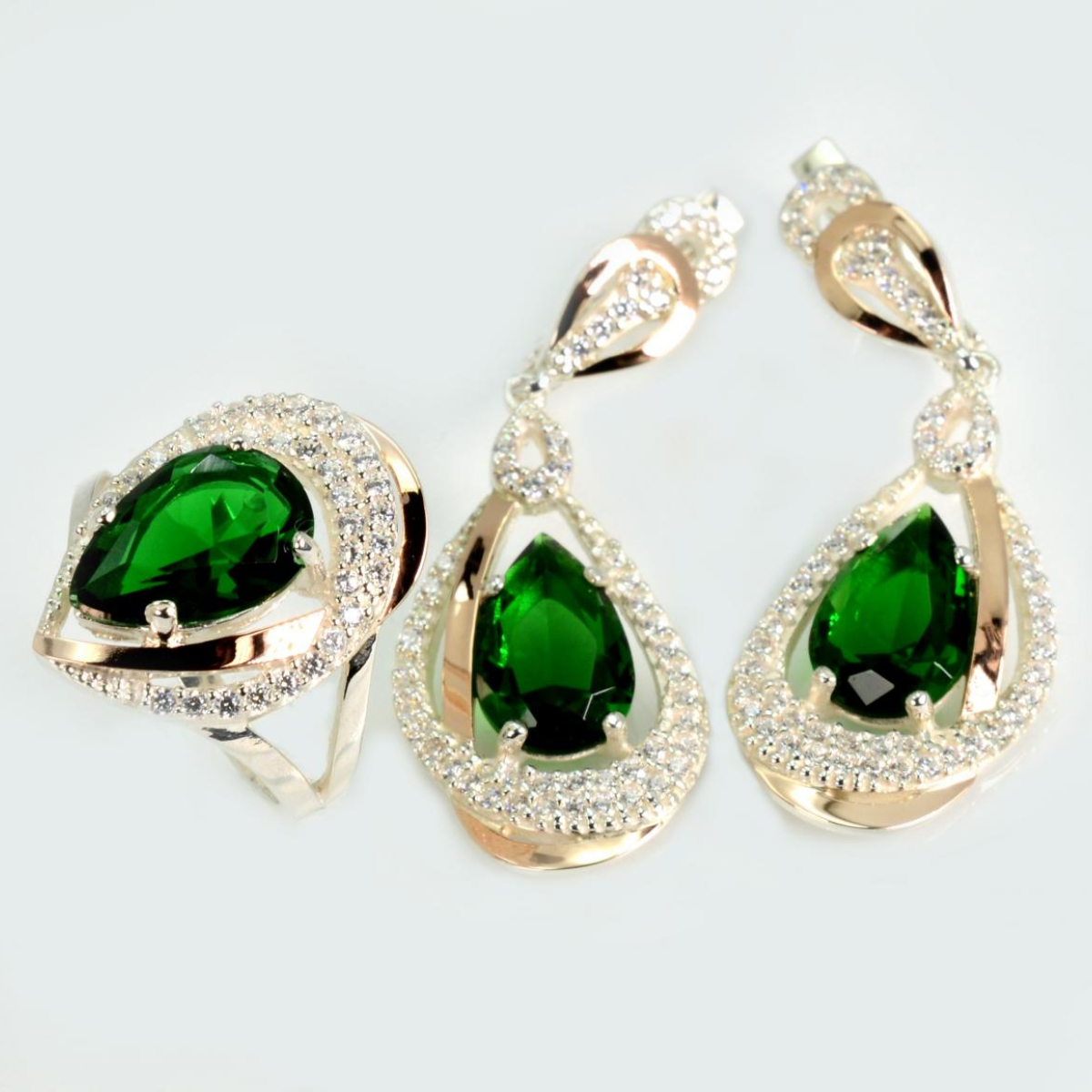 Срібний набір з золотими пластинами