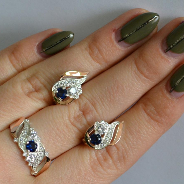 Срібний набір з золотими пластинами