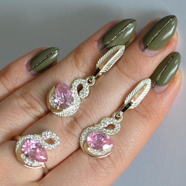 Срібний набір з золотими пластинами