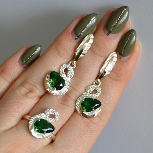 Срібний набір з золотими пластинами