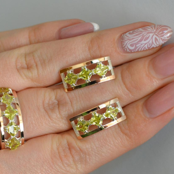 Срібний набір з золотими пластинами