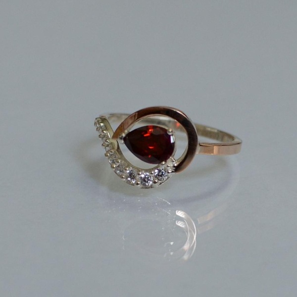 Серебряное кольцо с золотыми вставками