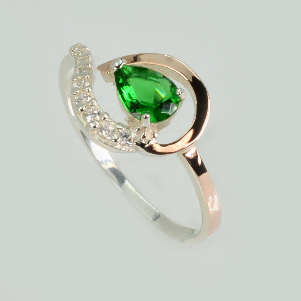 Серебряное кольцо с золотыми вставками