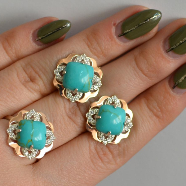 Срібний набір з золотими пластинами