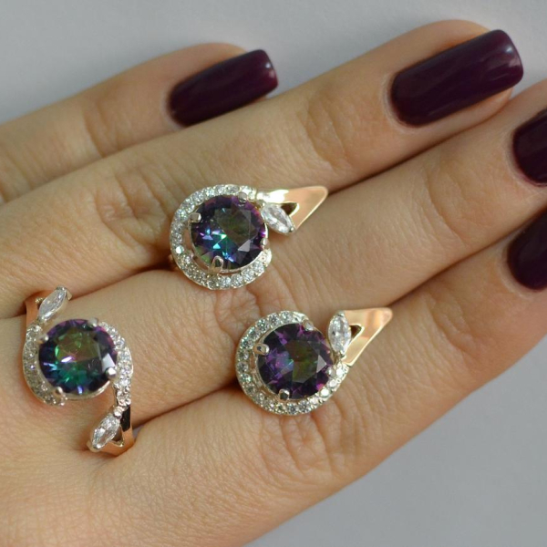 Срібний набір з золотими пластинами