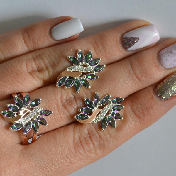 Срібний набір з золотими пластинами