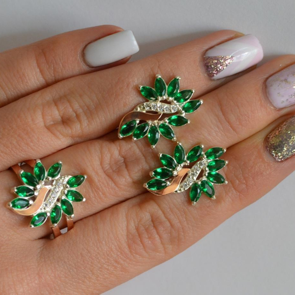 Срібний набір з золотими пластинами