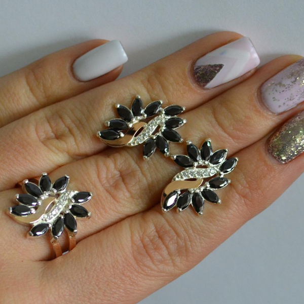 Срібний набір з золотими пластинами