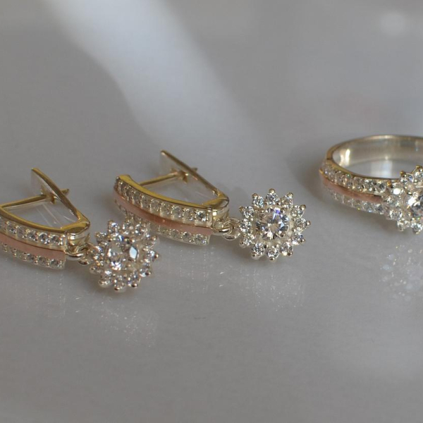 Срібний набір з золотими пластинами