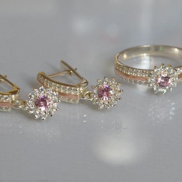 Срібний набір з золотими пластинами