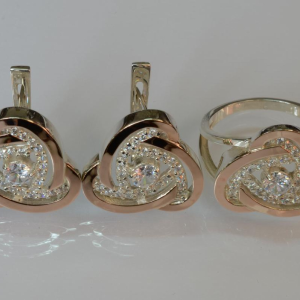 Срібний набір з золотими пластинами