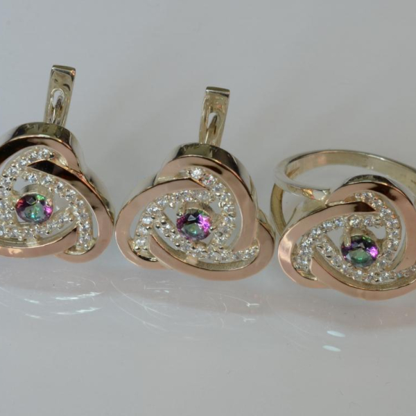 Срібний набір з золотими пластинами