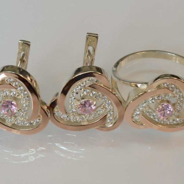 Срібний набір з золотими пластинами