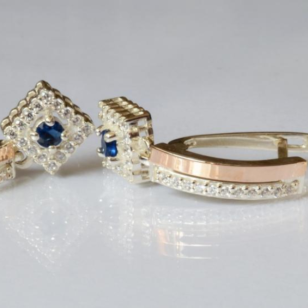 Срібний набір з золотими пластинами