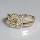 Срібна каблучка з золотими вставками