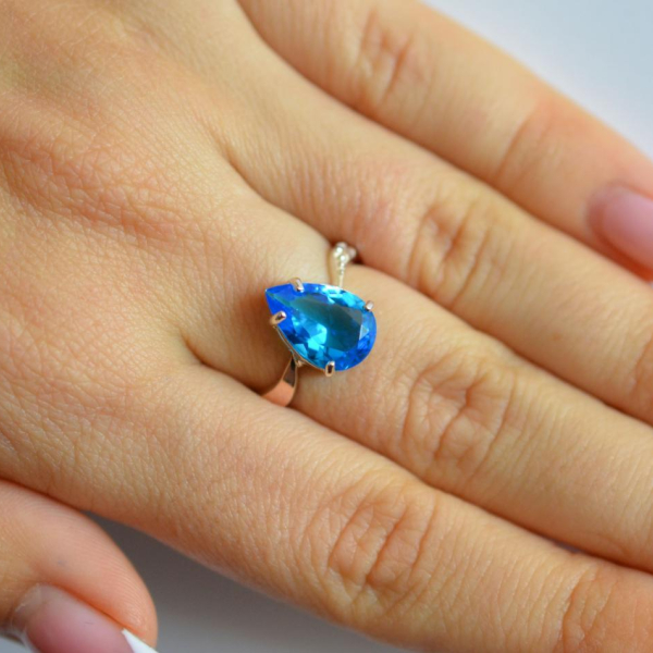 Срібна каблучка з золотими вставками