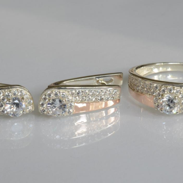 Срібний набір з золотими пластинами