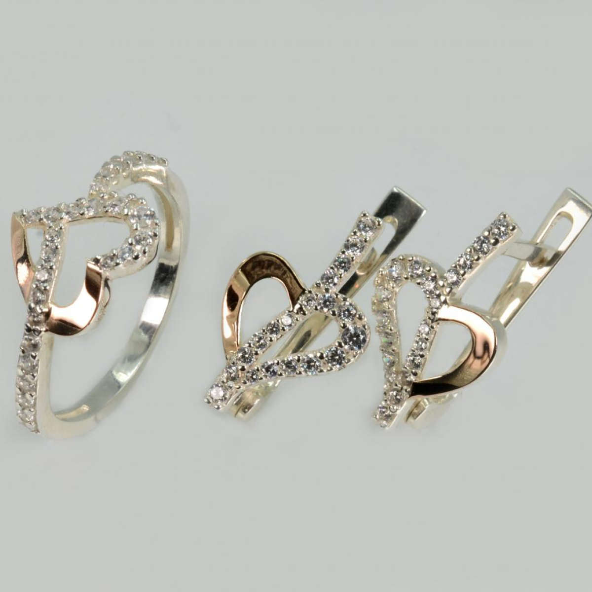 Срібний набір з золотими пластинами