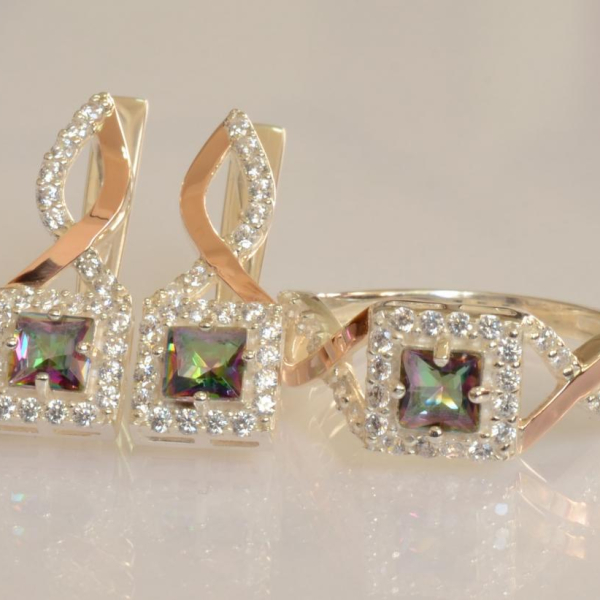 Серебряный набор с золотыми пластинами