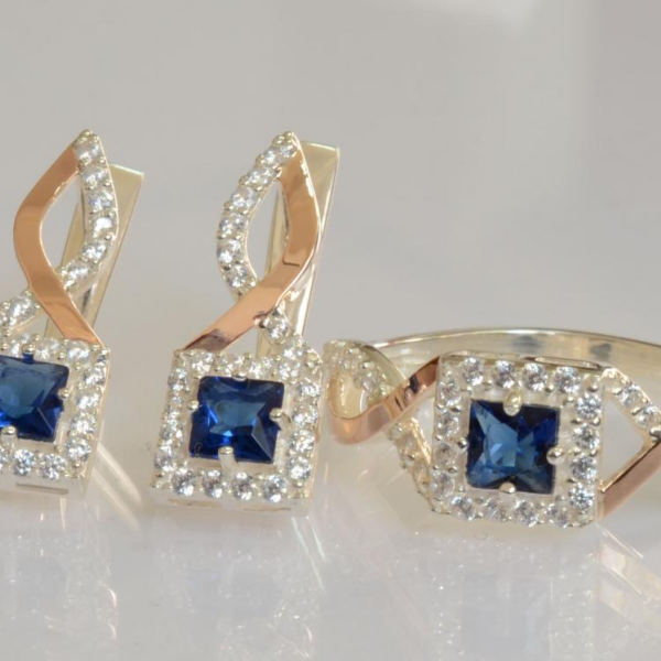 Серебряный набор с золотыми пластинами