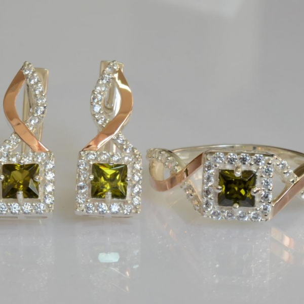 Серебряный набор с золотыми пластинами