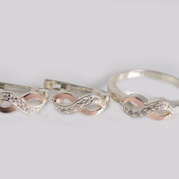 Срібний набір з золотими пластинами