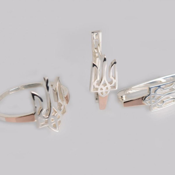 Серебряный набор с золотыми пластинами