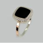 Срібна каблучка з фіанітами та оніксом