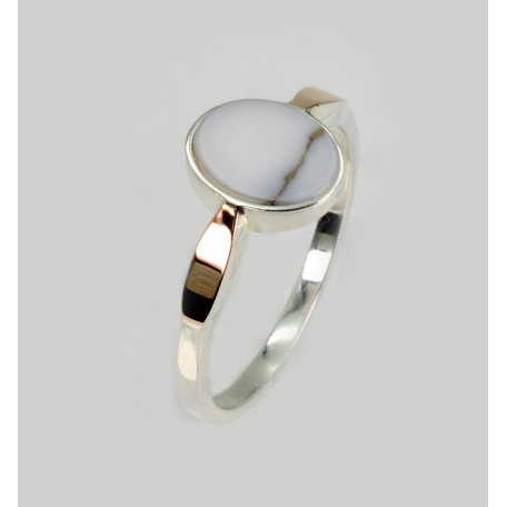 Серебряное кольцо с агатом