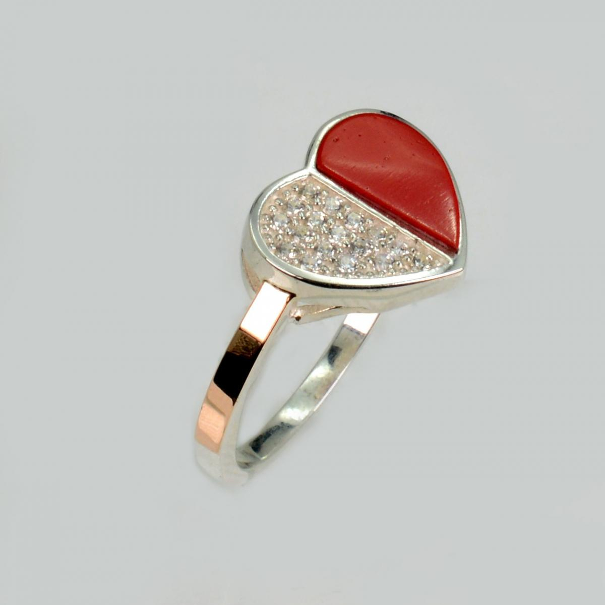 Срібна каблучка з коралом