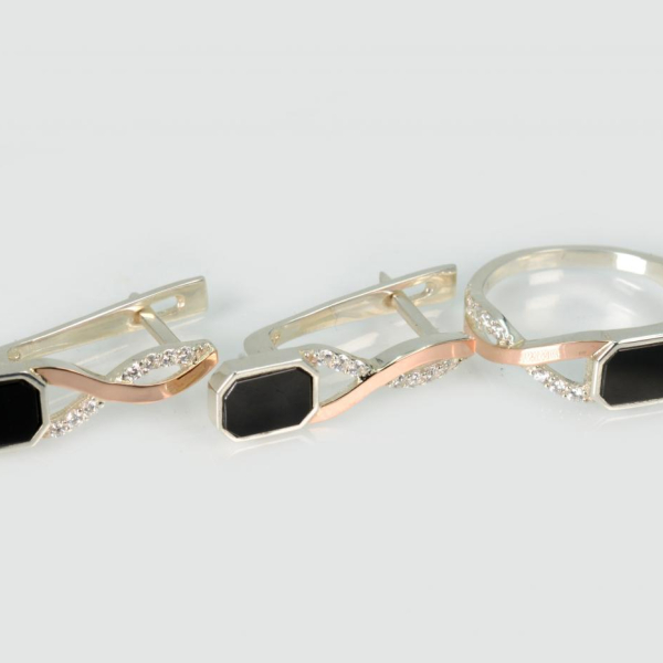 Срібний набір з золотими пластинами