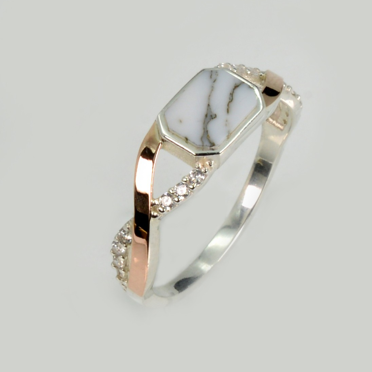 Серебряное кольцо с агатом