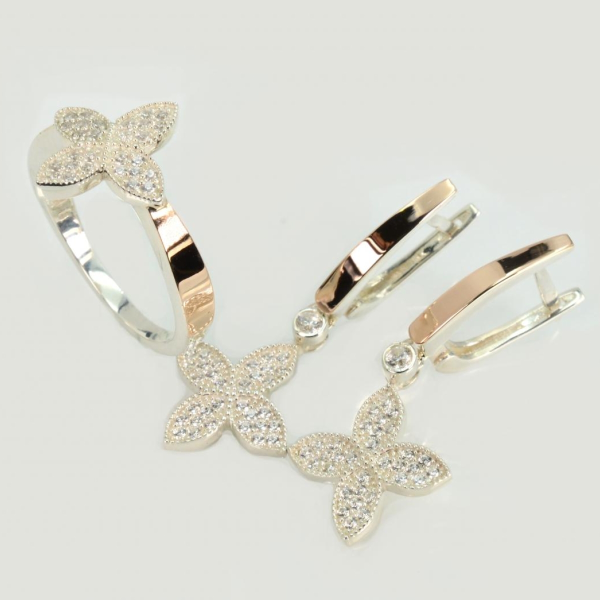 Серебряный гарнитур с золотыми вставками