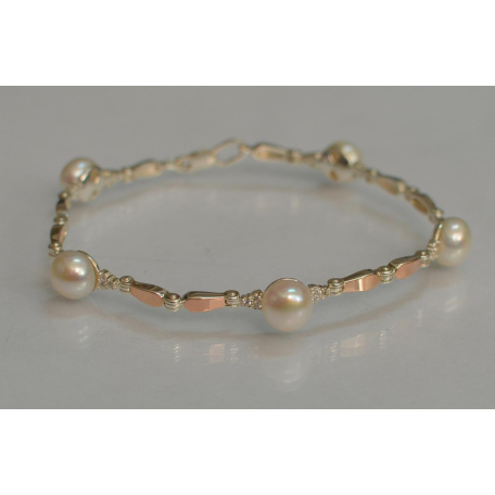 Серебряный браслет с золотыми пластинами и жемчугом